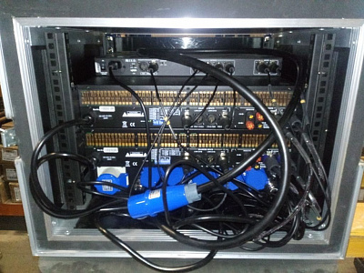 Рэк на колёсах YME RK-8RU AVR Рэк на колёсах YME RK-8RU AVR