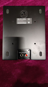 Настенная акустическая система Miller&Kreisel D85. Цвет: Матовый черный [Black Satin/Black Cloth]