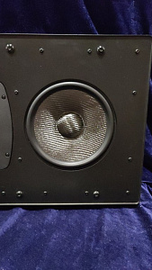 Встраиваемая акустическая система M&K Sound IW500, в корпусе Встраиваемая акустическая система M&K Sound IW500, в корпусе