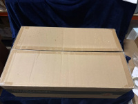 Встраиваемый пассивный сабвуфер M&K Sound IW28S в закрытом корпусе. Металлический прямоугольный гриль под покраску. Цвет: Белый.